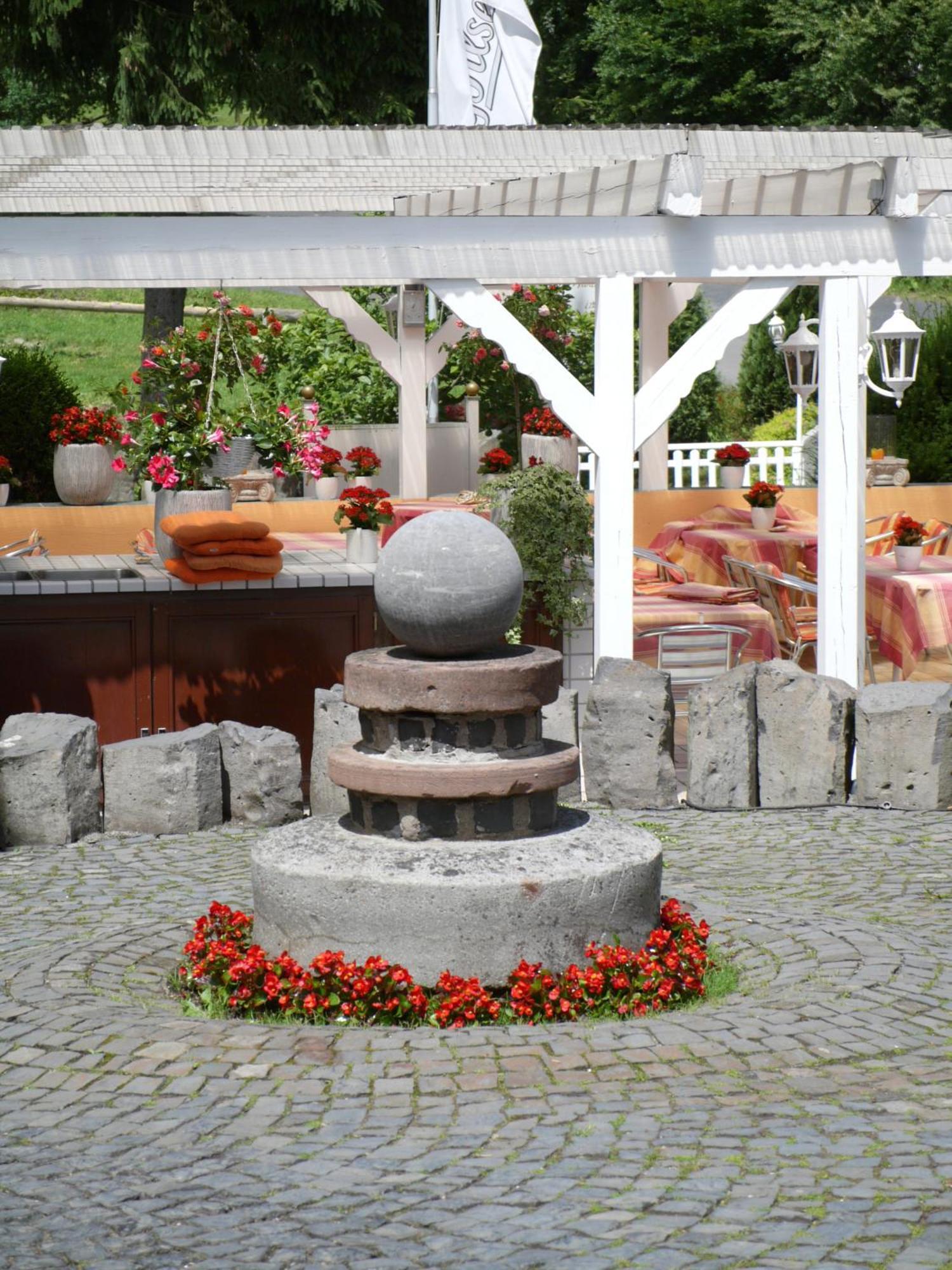 Studentenmuehle Hotel - Restaurant Nomborn Exterior photo