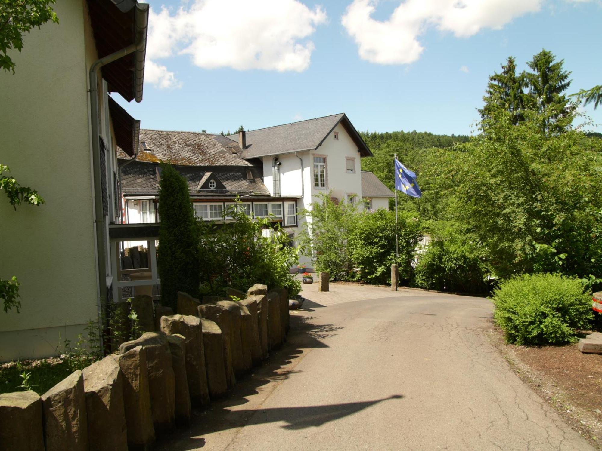 Studentenmuehle Hotel - Restaurant Nomborn Exterior photo