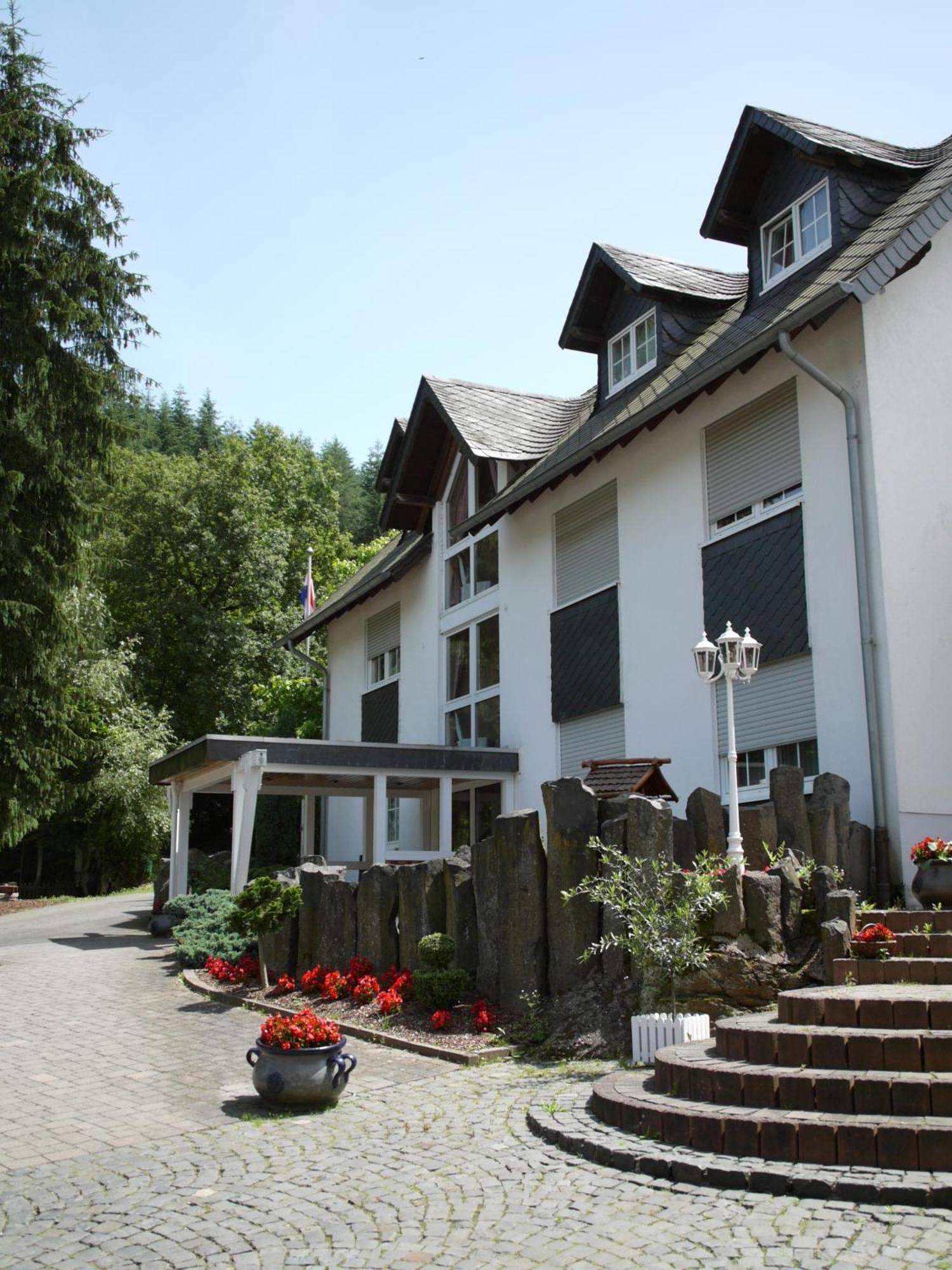 Studentenmuehle Hotel - Restaurant Nomborn Exterior photo