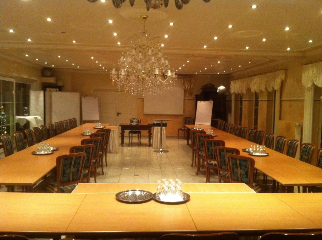 Studentenmuehle Hotel - Restaurant Nomborn Exterior photo